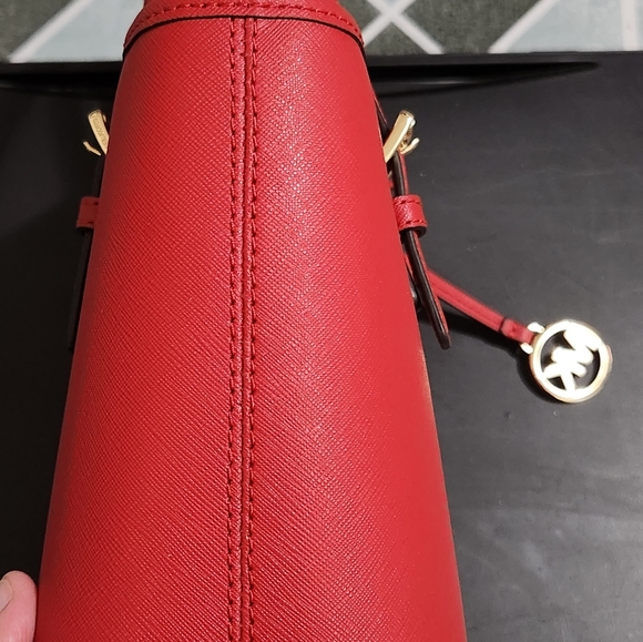 Brand New Michael Kors Jet Set Travel Extra-Small Saffiano Flame Red - Picture 5 of 15